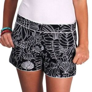 Floral Black and White Women's Shorts